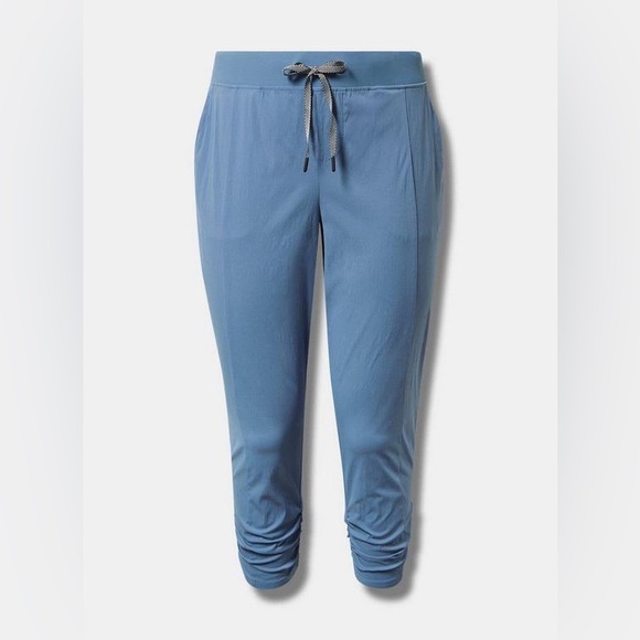 Torrid Happy Camper Crop Active Pant | Blue | Size 3 - Picture 1 of 14